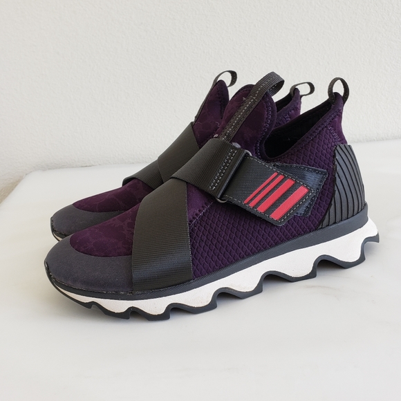 Sorel Shoes - Sorel Kinetic Knit Sneaker with Scalloped Sole and Stretch Straps size 7.5